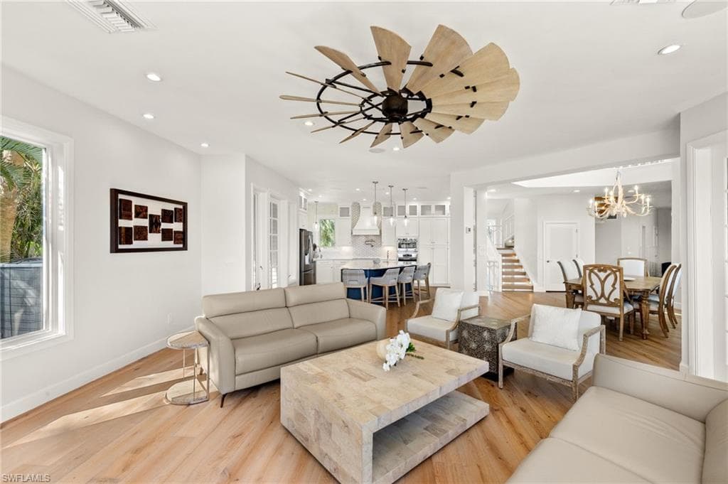 1490 Angel DR-9