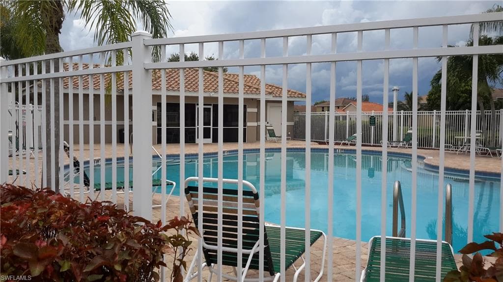 2054 Willow Branch Dr-9