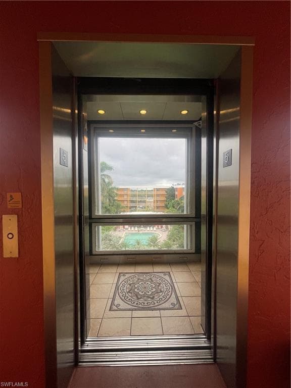 2366 E Mall DR 521-22