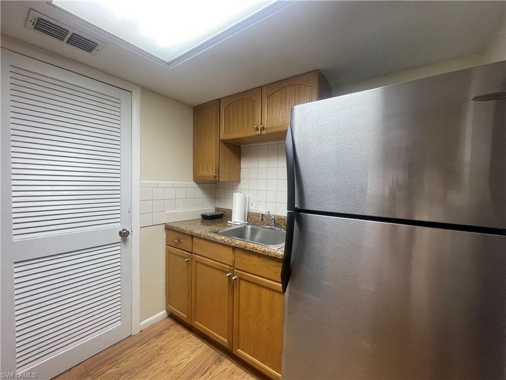 2366 E Mall DR 521-7