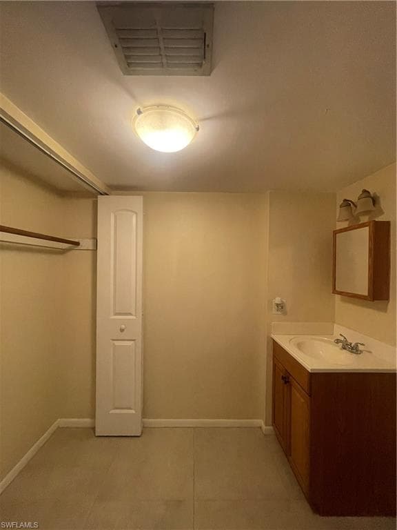 2366 E Mall DR 521-14