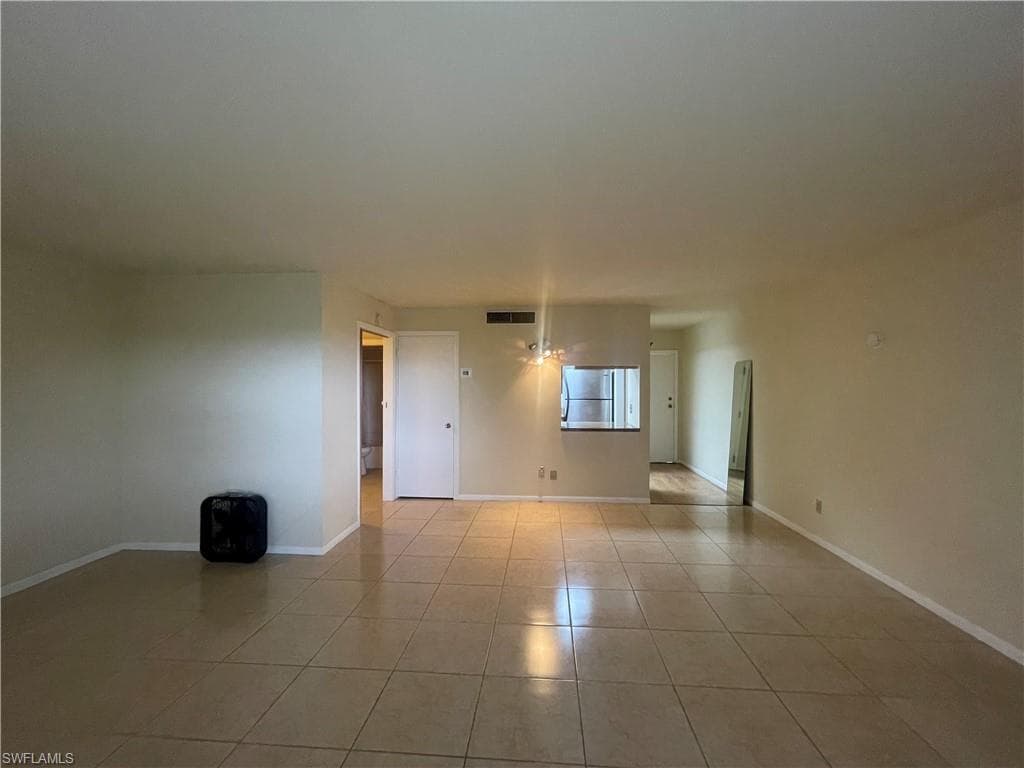 2366 E Mall DR 521-21
