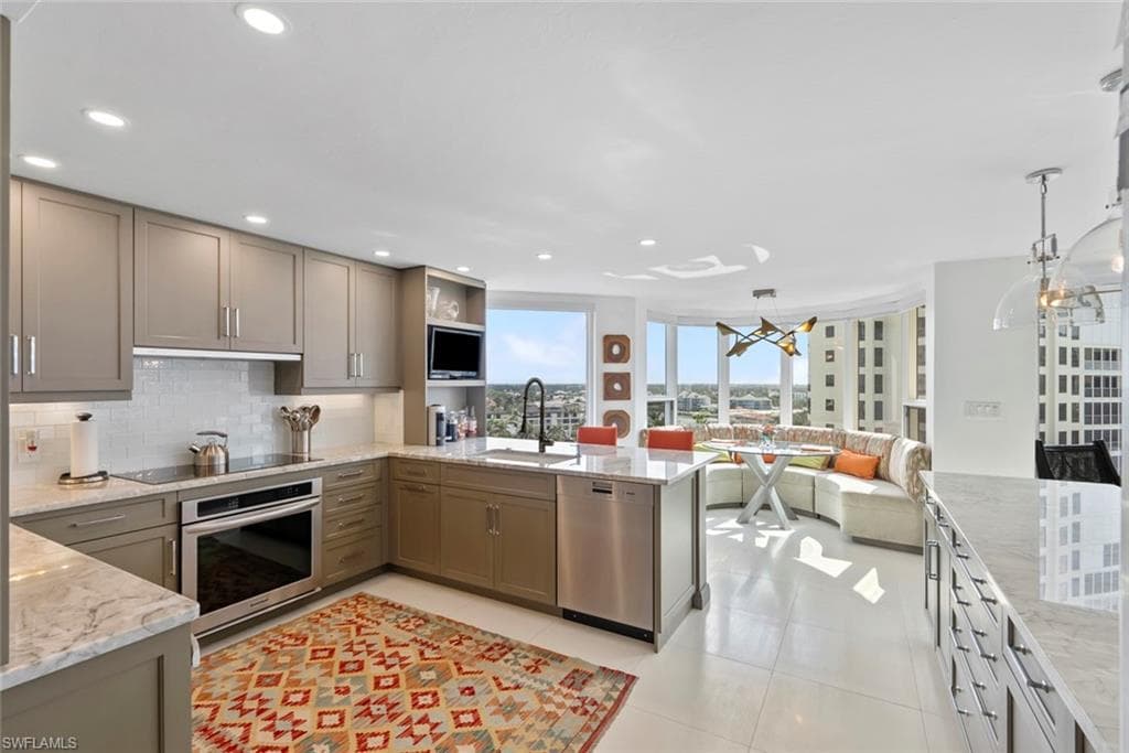 4251 Gulf Shore BLVD N 10B-10