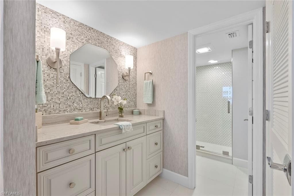 4251 Gulf Shore BLVD N 10B-19