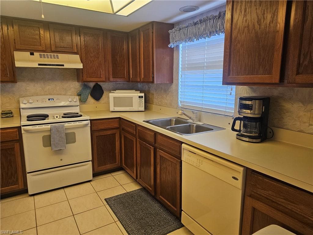 4521 Bay Beach LN 222-23