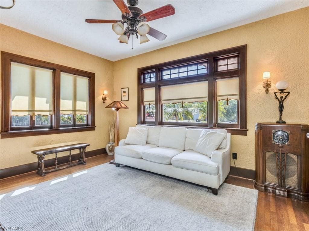 1249 Osceola DR-10