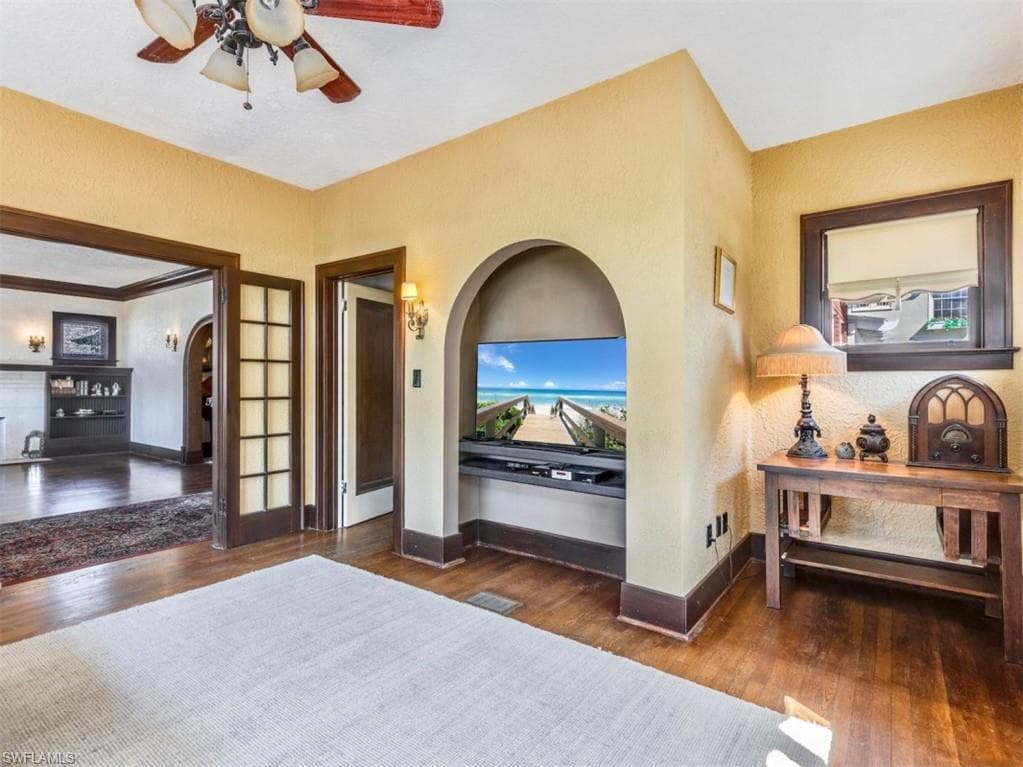 1249 Osceola DR-11