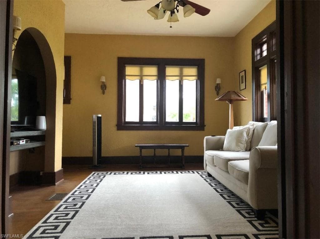 1249 Osceola DR-8