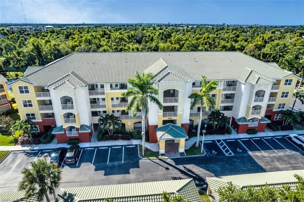 11021 Gulf Reflections DR 105-33