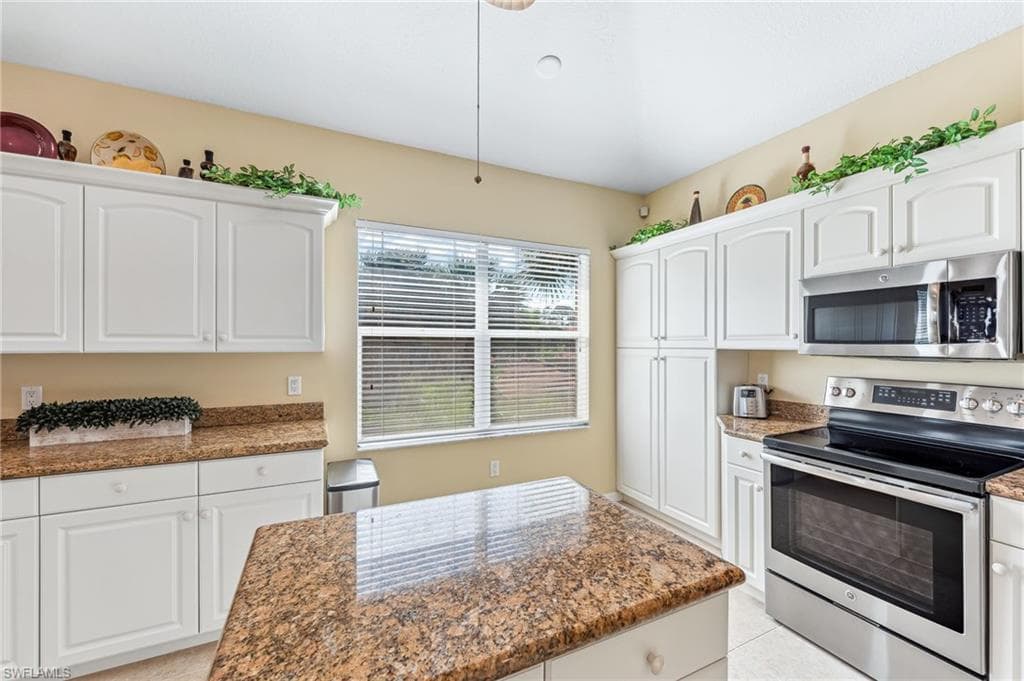20051 Seagrove ST 1208-9