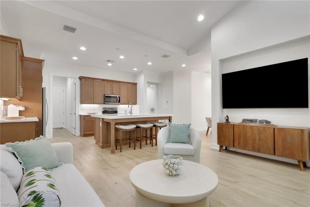 7014 Saona CT-8