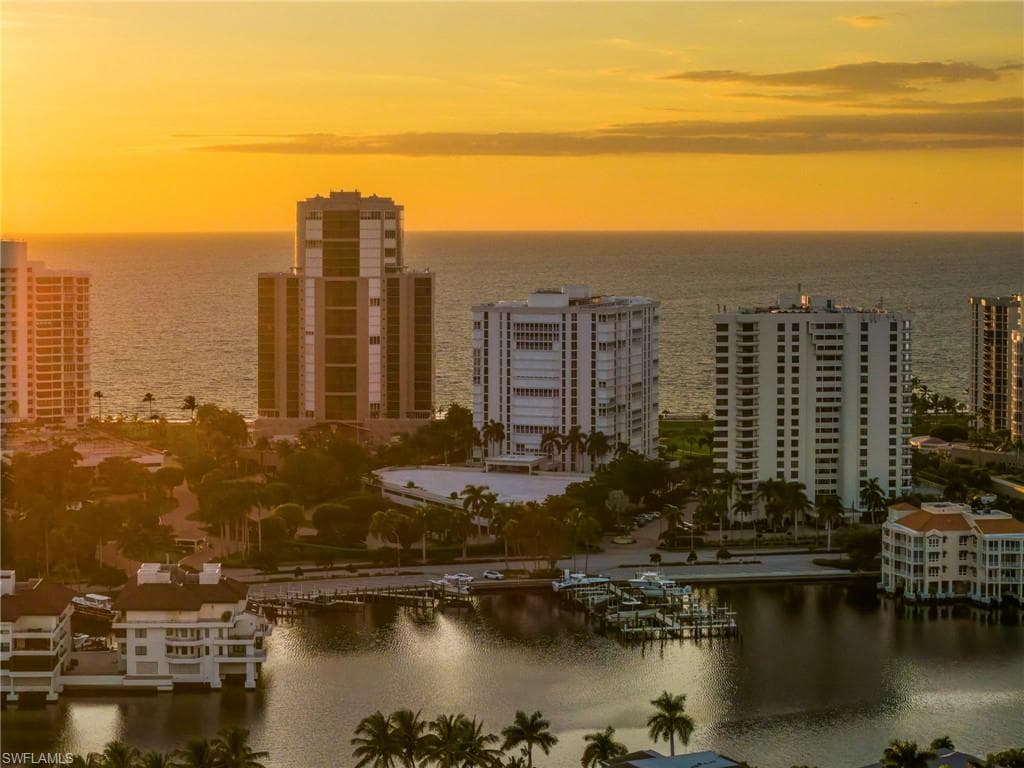 4401 Gulf Shore BLVD N 1606-46