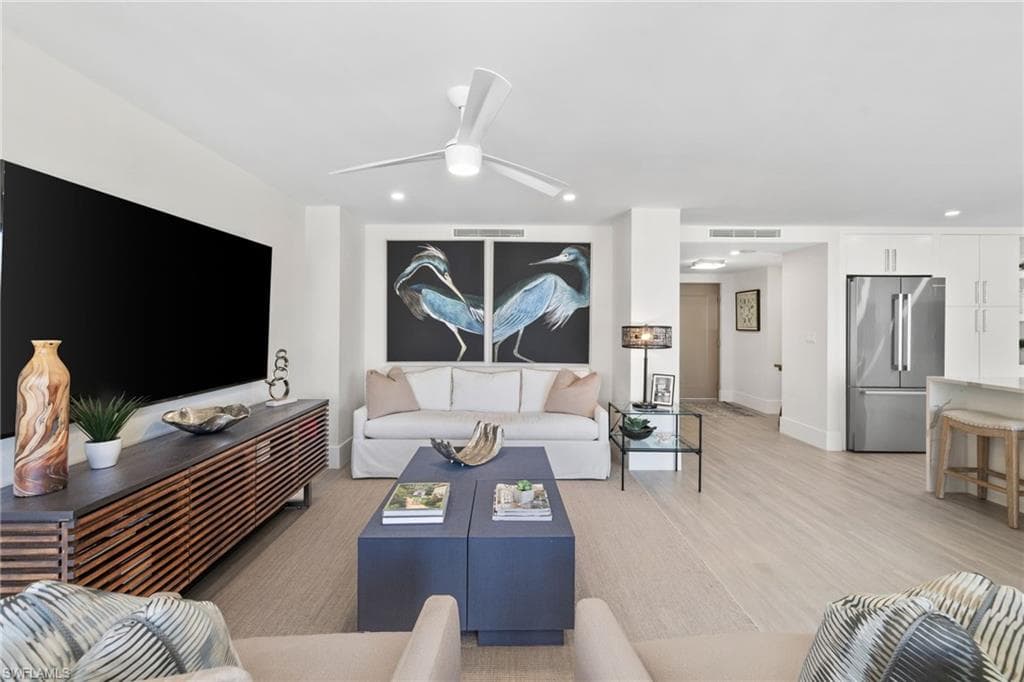 4401 Gulf Shore BLVD N 1606-12
