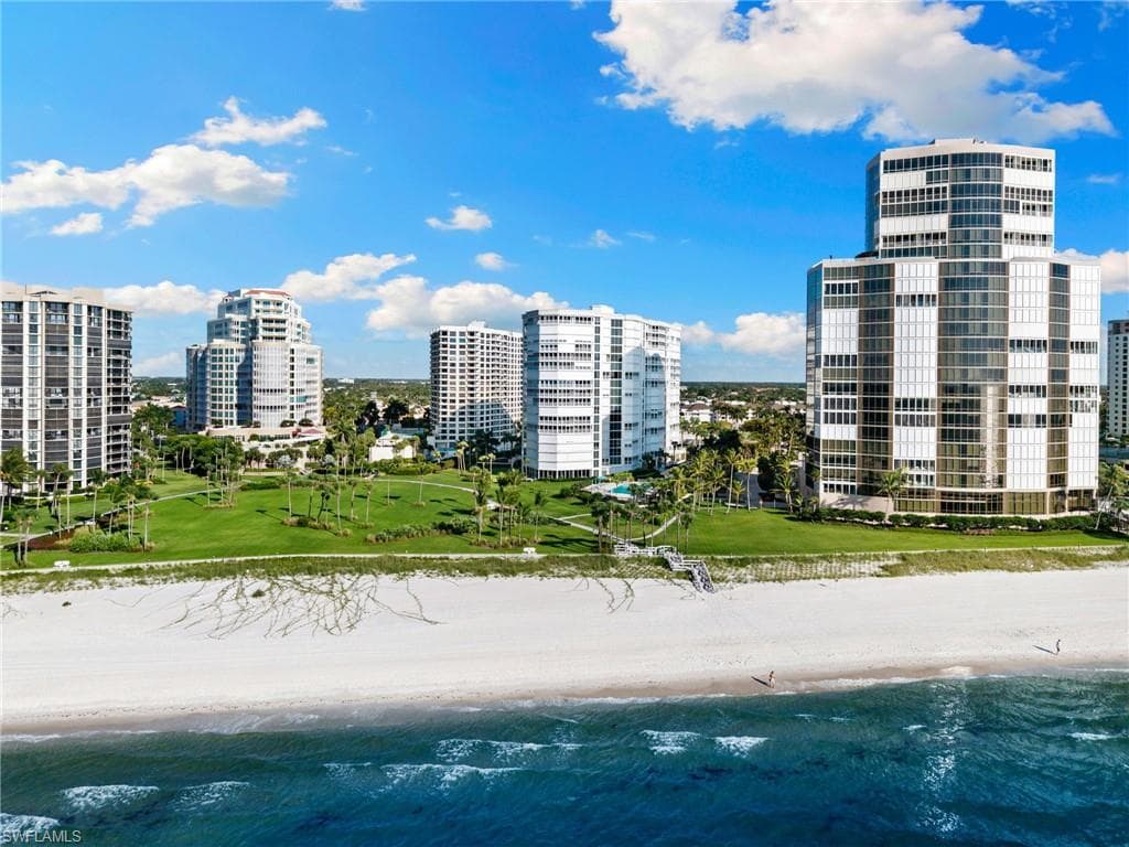 4401 Gulf Shore BLVD N 1606-36