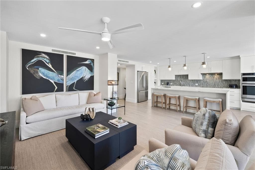 4401 Gulf Shore BLVD N 1606-11