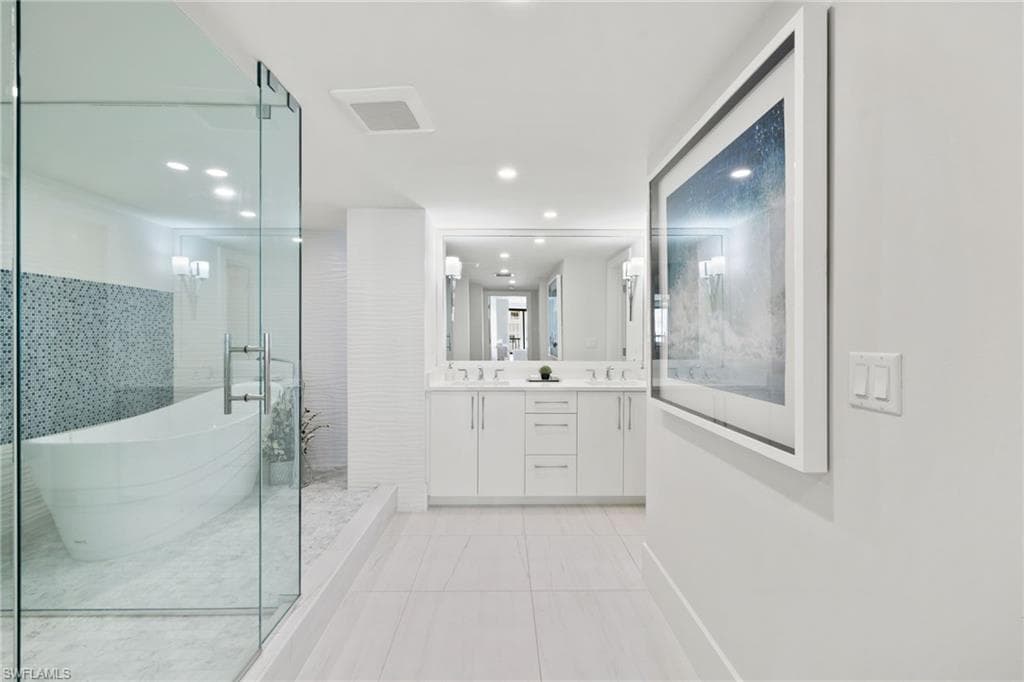4401 Gulf Shore BLVD N 1606-19