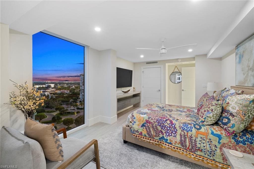 4401 Gulf Shore BLVD N 1606-29