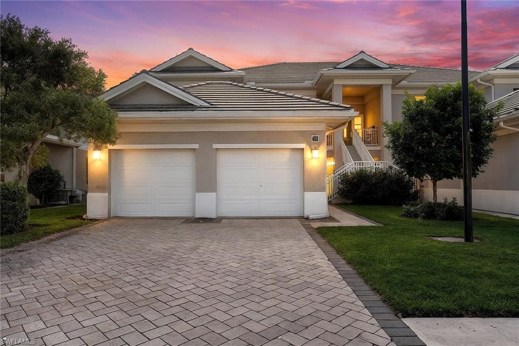 238 Indies DR E 201-23