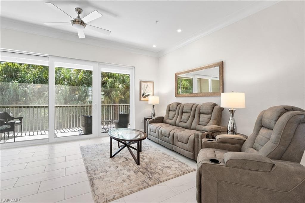 238 Indies DR E 201-2