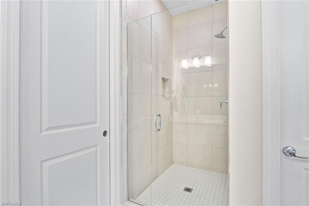238 Indies DR E 201-13