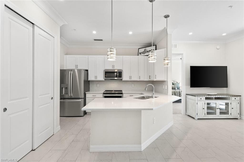238 Indies DR E 201-7