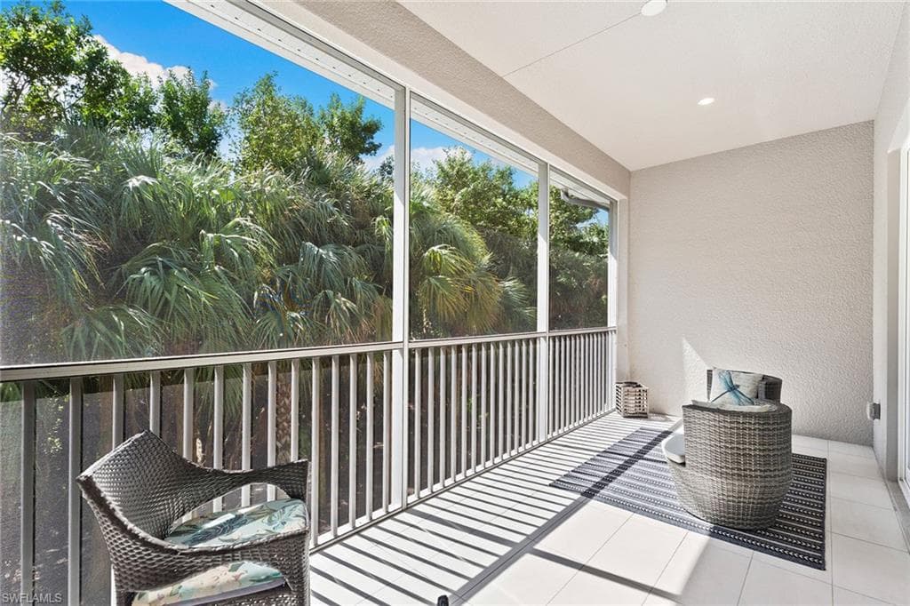 238 Indies DR E 201-18