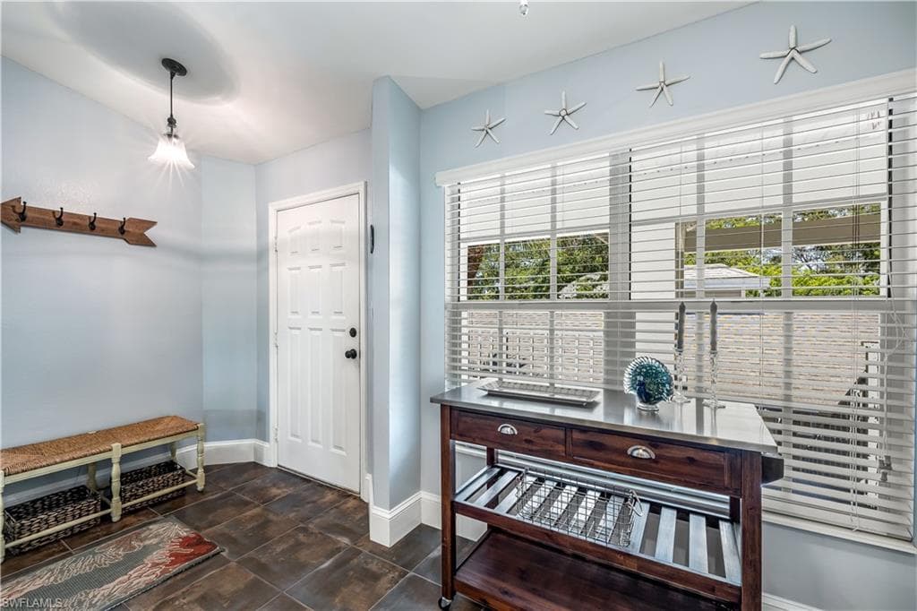 1350 Misty Pines CIR E-204-6
