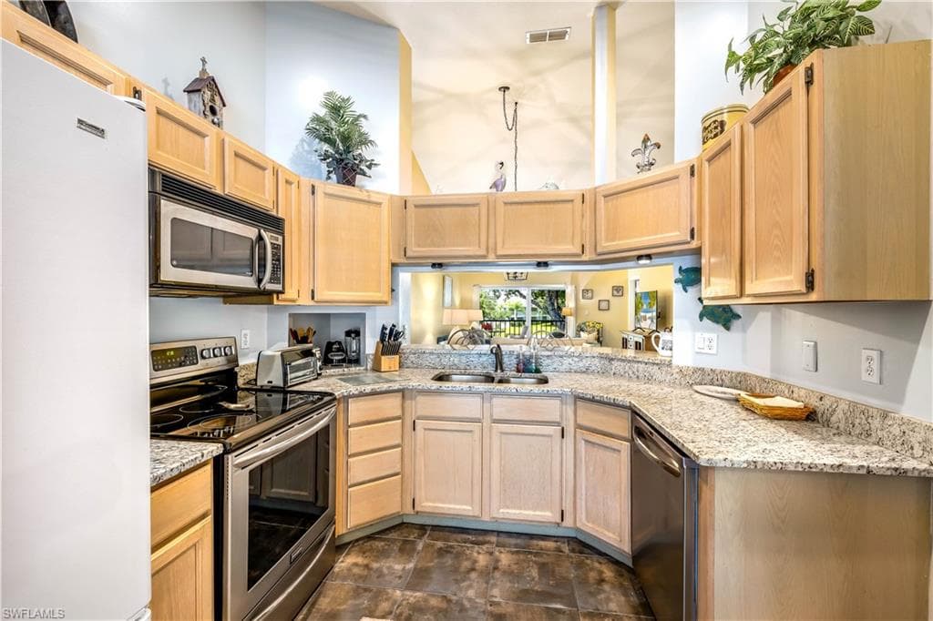 1350 Misty Pines CIR E-204-7