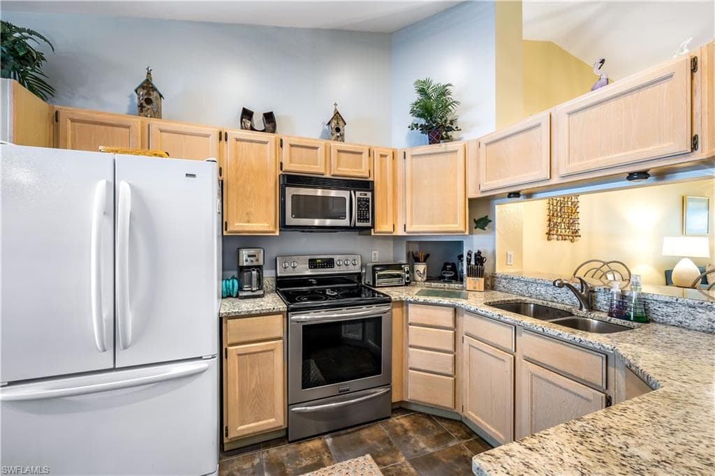 1350 Misty Pines CIR E-204-8