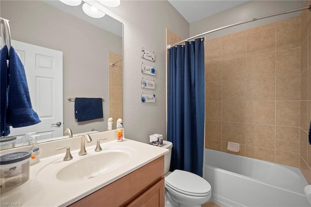 23520 Alamanda DR 202-26
