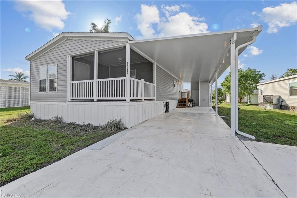 1747 Beverly DR-1