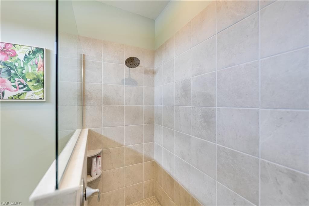 18546 Ives DR-22