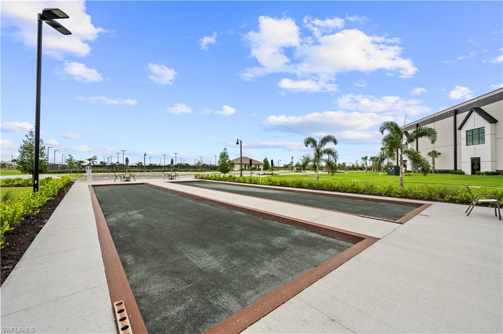 18546 Ives DR-48