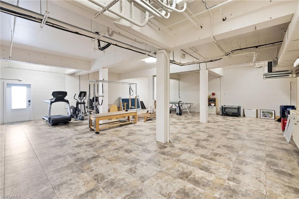 40 32nd AVE S-46
