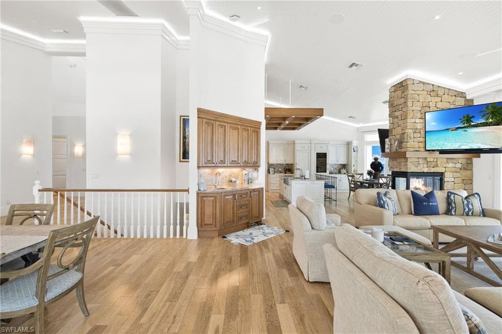 40 32nd AVE S-18