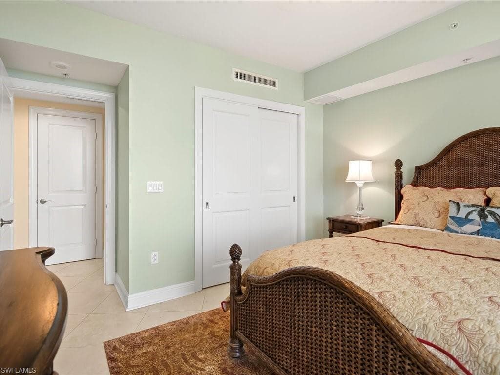 1050 Borghese LN 1804-18