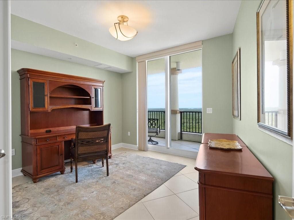 1050 Borghese LN 1804-19