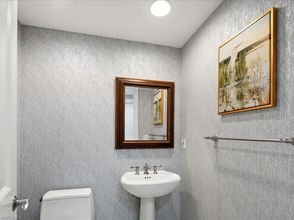 1050 Borghese LN 1804-21