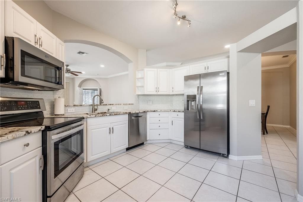 7678 Bay Lake DR-15