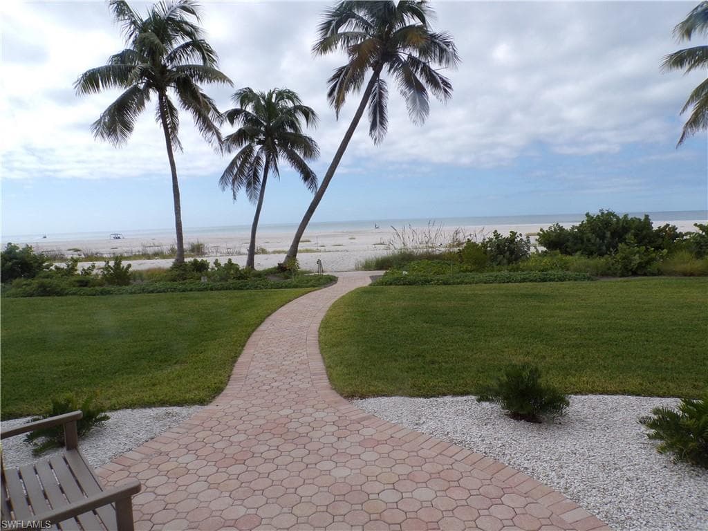 7500 Estero BLVD 201-1