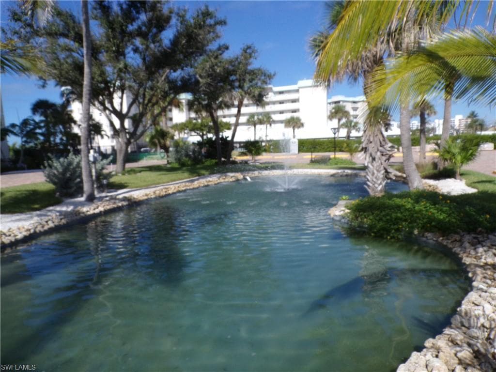 7500 Estero BLVD 201-4