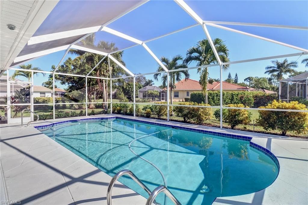 28070 Winthrop CIR-23