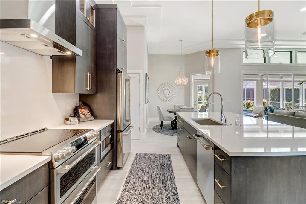 28070 Winthrop CIR-9