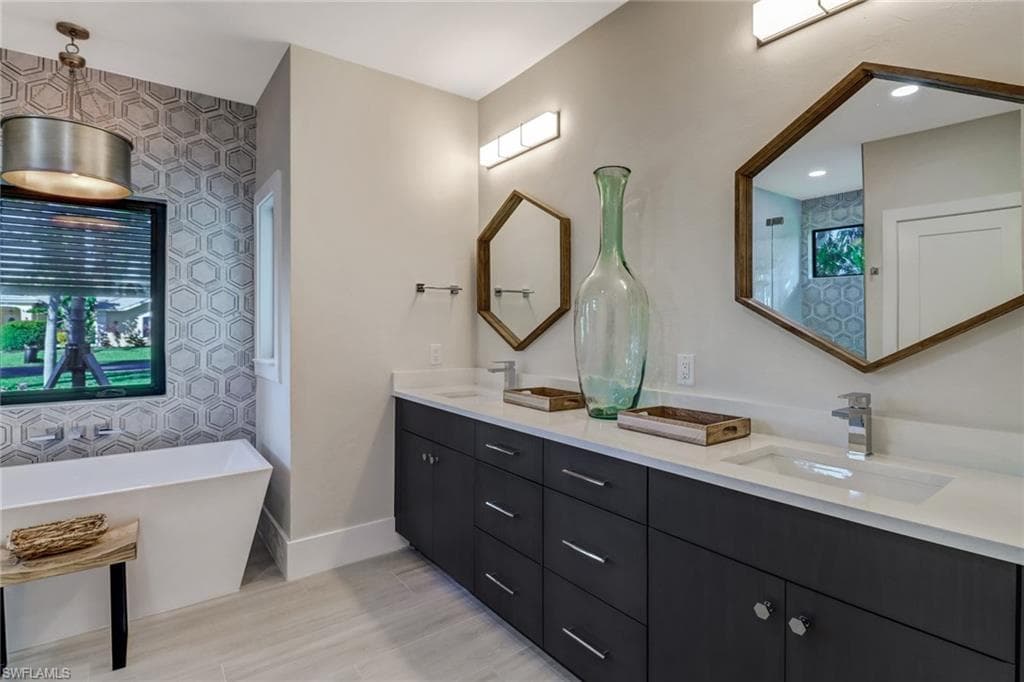 28070 Winthrop CIR-15