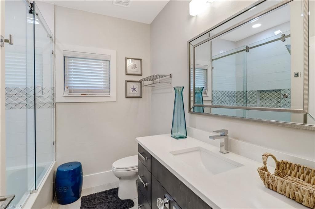28070 Winthrop CIR-19