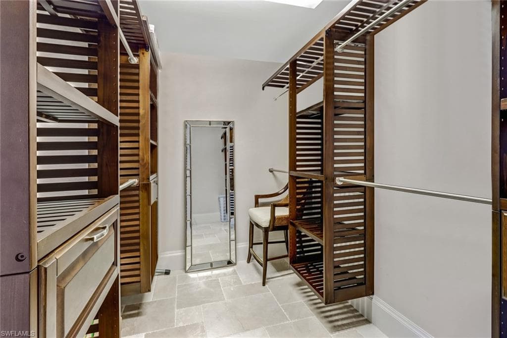 28567 Clinton LN-22