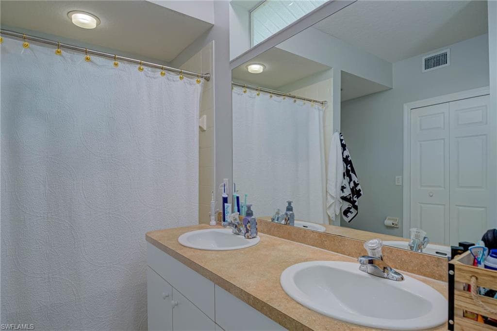 1050 Hancock Creek South BLVD 203-11