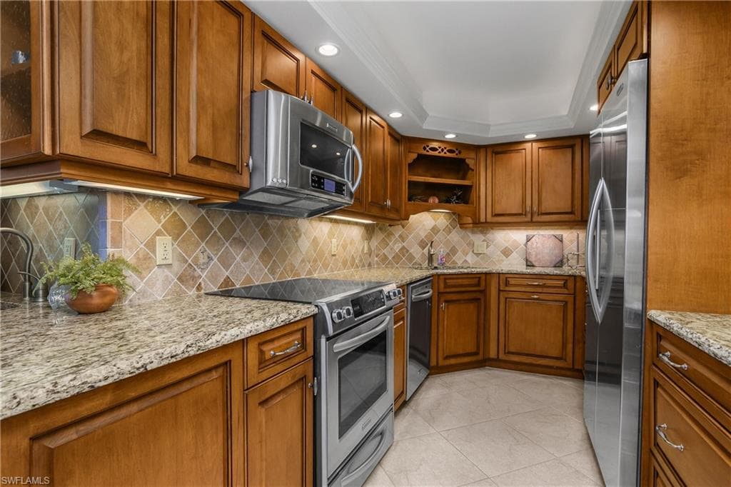 4005 Gulf Shore BLVD N 1405-6
