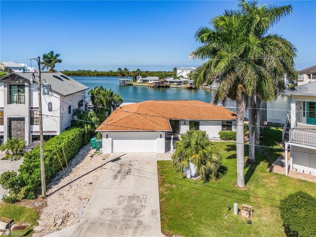 121 JAMAICA DR-27
