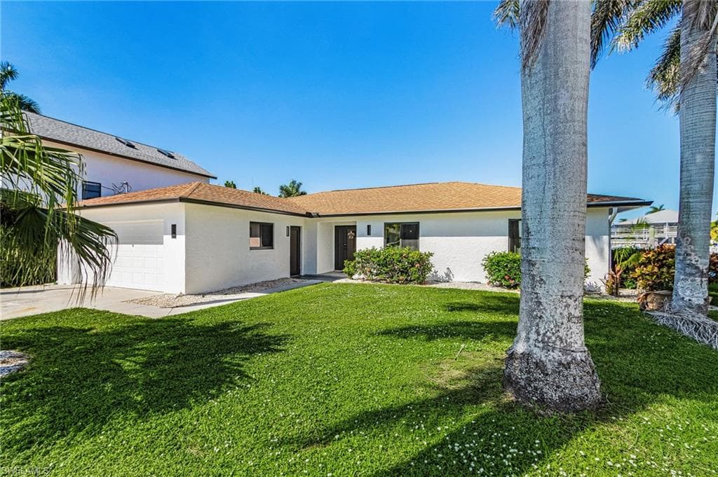 121 JAMAICA DR-2